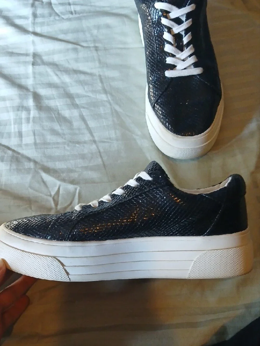 Jessica Simpson Women's Caitrona2 Black Snakeskin Platform Sneakers   Sz: 7.5